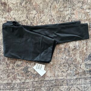 NWT Nordstrom Black Form-Fitting Leggings